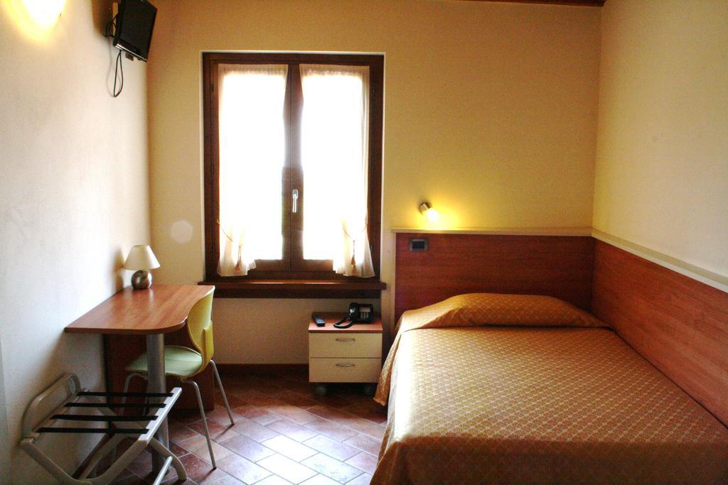 Hotel Bed&Wine Negrar Zimmer foto